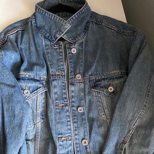 OVERSIZED JEAN JACKET